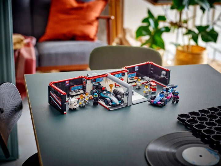 Lego® City F1® Garage & Mercedes-AMG & Alpine Cars